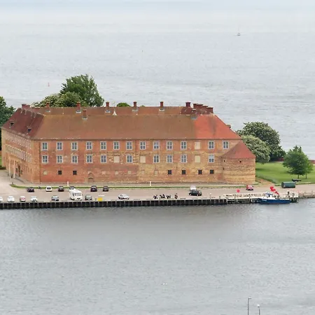 4 Person In S Nderborg *